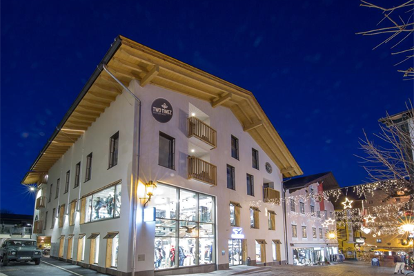 34367576-Web1 Hotel Two Timez Zell am See