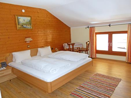 011BC65854D7CE2DAE7A1526E6A72BE3