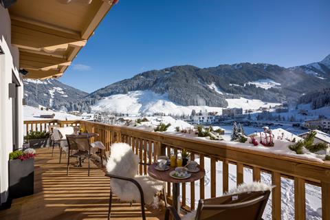 94E05AD596BE7F2F9DED585009798697