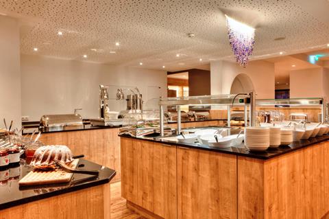 CF4697D4EA77A99ADF96F6DEBB4933A6