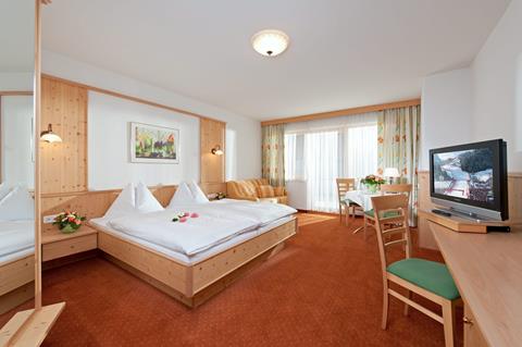 DC4D00957F5463B2B61E9233D2C74088